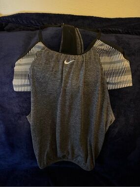 Nike Women's Gray Swim Suite Top